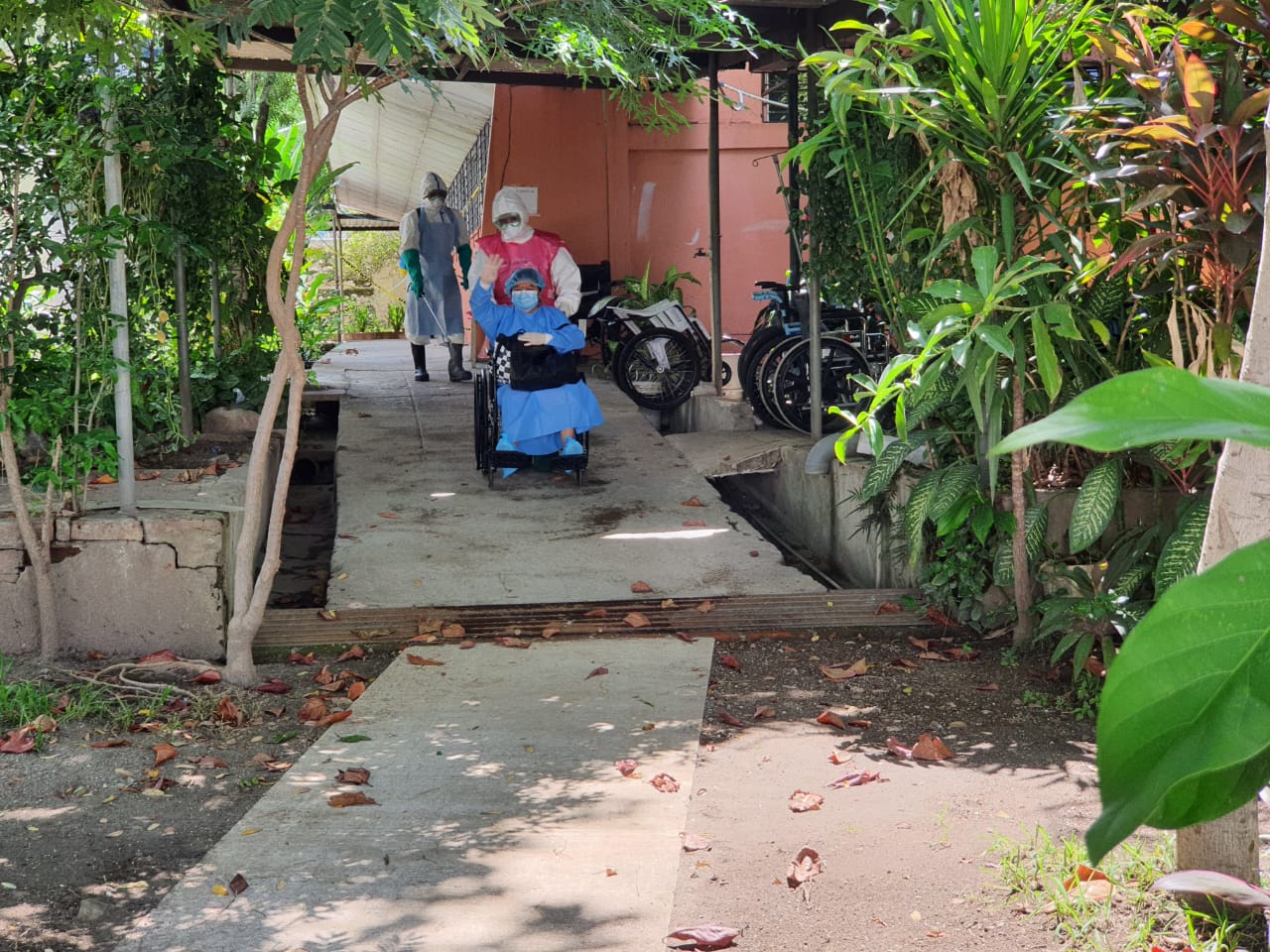 Tres mujeres reciben el alta del Hospital de San Vicente tras vencer el COVID19 tres-mujeres-reciben-el-alta-del-hospital-de-san-vicente-tras-vencer-el-covid19